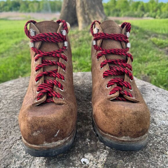 VTG Vasque Vibram Suede Old School Hiking Boots Men’s 8.5/Women’s 10 - Picture 1 of 14
